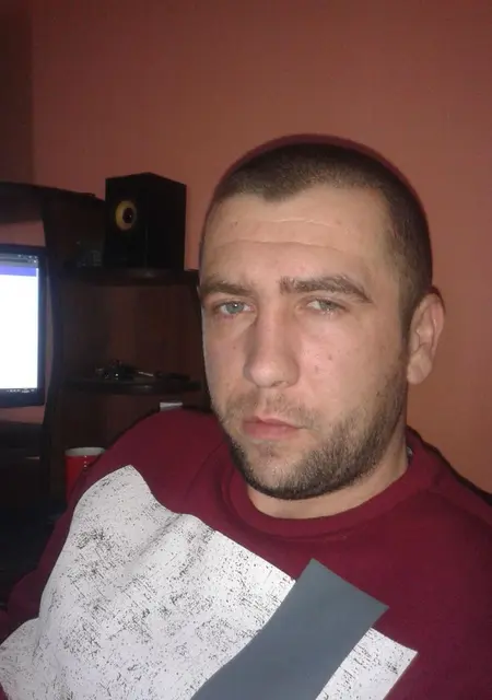 Я Слава, 38 років з Борислава, шукаю знайомства без зобов'язань