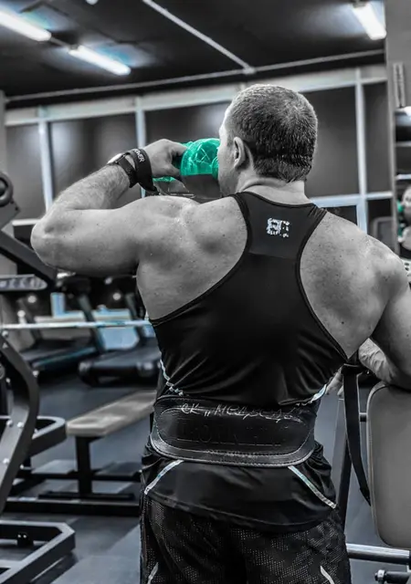 Я Владимир, 38, из Шахт, ищу знакомство для приятного времяпровождения