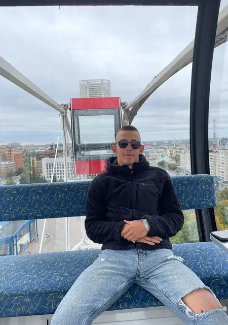 Александр из Тюмени, мне 22, познакомлюсь для постоянных отношений