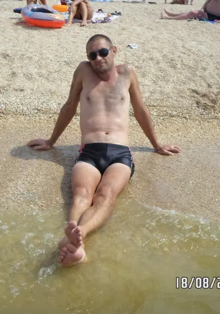 Я Колек, 46, из Каневской, ищу знакомство для приятного времяпровождения