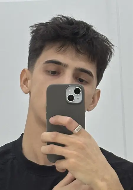 Я Сергей, 21, знакомлюсь для приятного времяпровождения в Набережных Челнах
