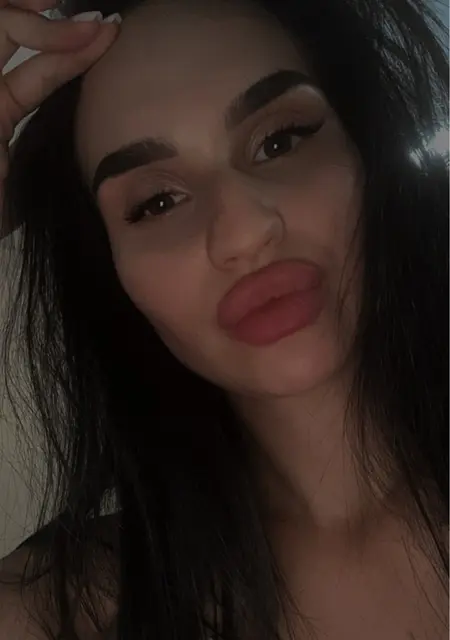 Алена из Москвы, мне 26, познакомлюсь для вирта