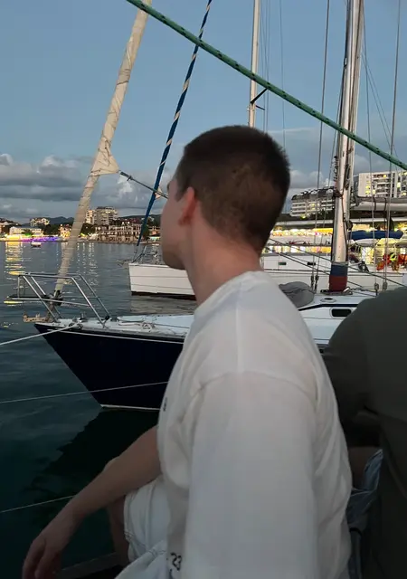 Я Михаил, 20, из Геленджика, ищу знакомство для общения