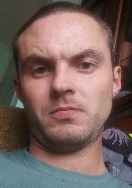 Артем из Пласта, мне 28, познакомлюсь на одну ночь