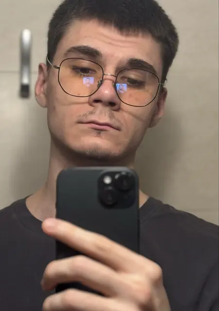 Я Иван, 20, из Одинцова, ищу знакомство для постоянных отношений