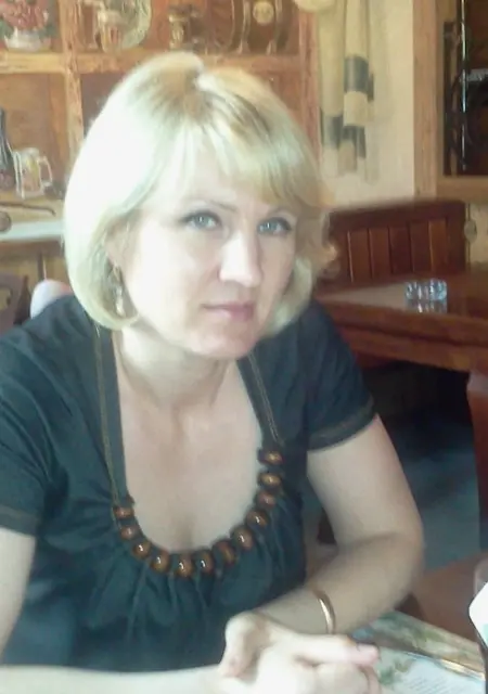 Я Ирина, 50, из Тюмени, ищу знакомства на одну ночь