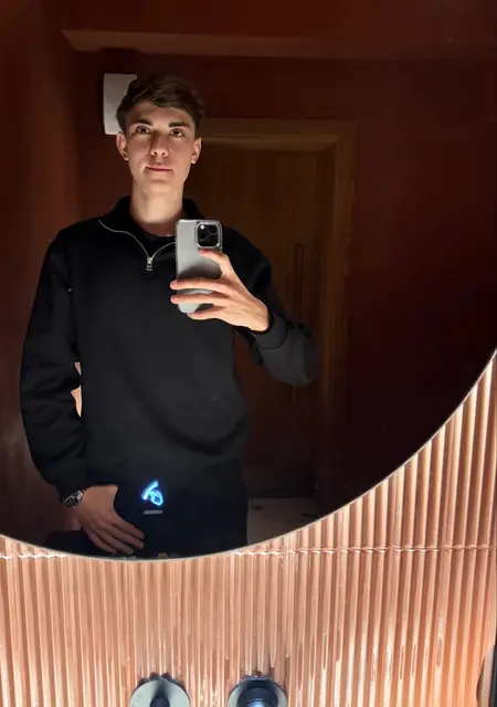 Дима из Москвы, мне 19, познакомлюсь без обязательств