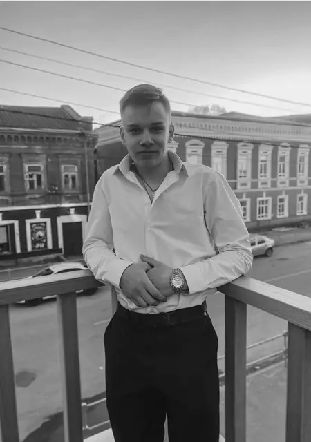 Я Илья, 20, из Рязани, ищу знакомство для постоянных отношений