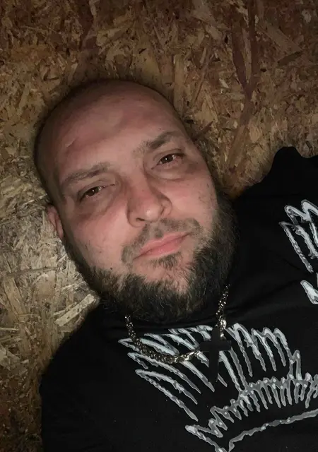 Я Игорь, 39, из Санкт-Петербурга, ищу знакомство для постоянных отношений