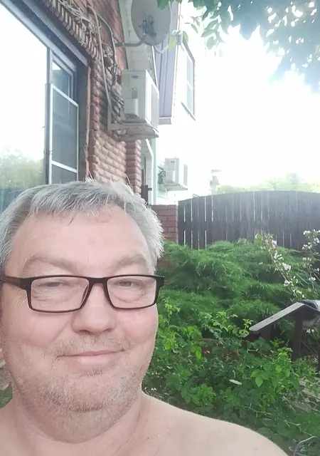 Я Павел, 53, из Краснодара, ищу знакомства без обязательств