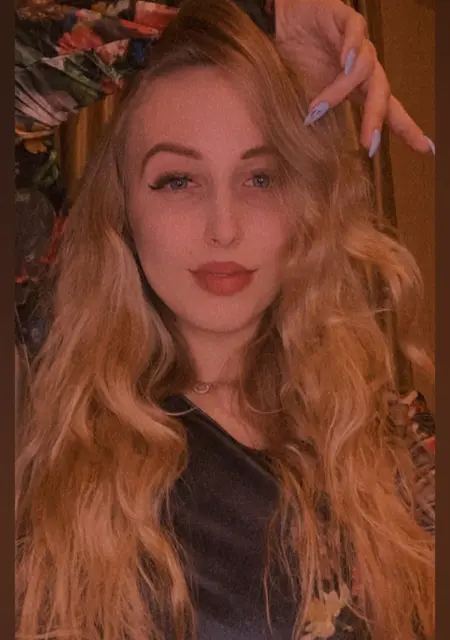 Виктория из Саратова, ищу на сайте приятное времяпровождение