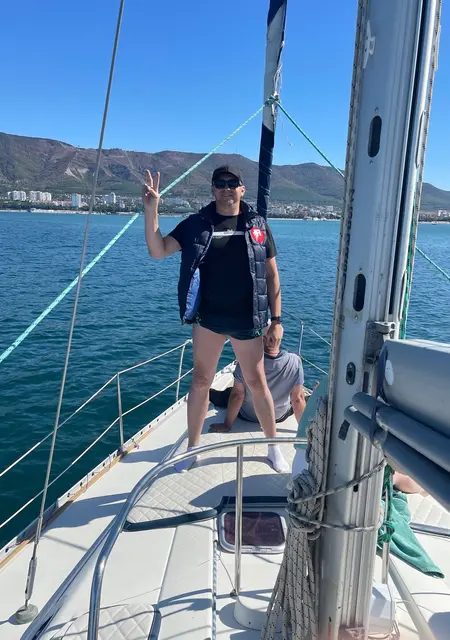 Я Денис, 46, из Таганрога, ищу знакомство для приятного времяпровождения