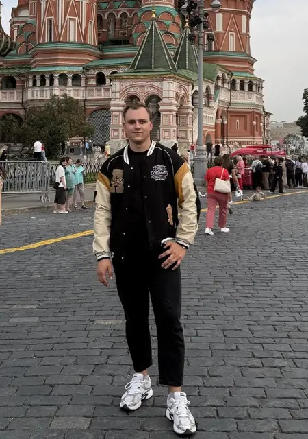Я Кирилл, 23, знакомлюсь для вирта в Москве