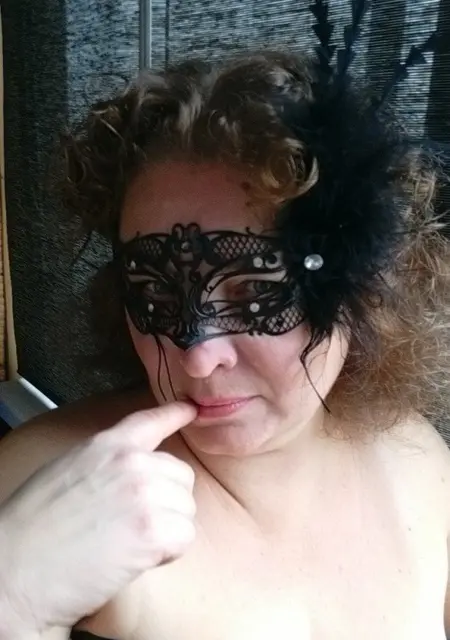 Елена из Москвы, ищу на сайте общение