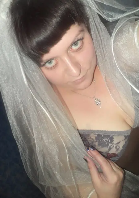 Лера из Днепра, мне 40, познакомлюсь на одну ночь