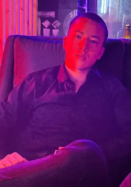 Егор из Томска, ищу на сайте знакомства на одну ночь