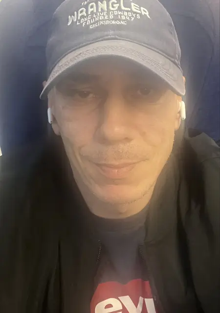 Олег из Санкт-Петербурга, ищу на сайте постоянные отношения