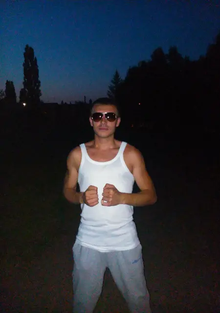 Костян з Чернівців, мені 36 років, познайомлюсь для постійних стосунків