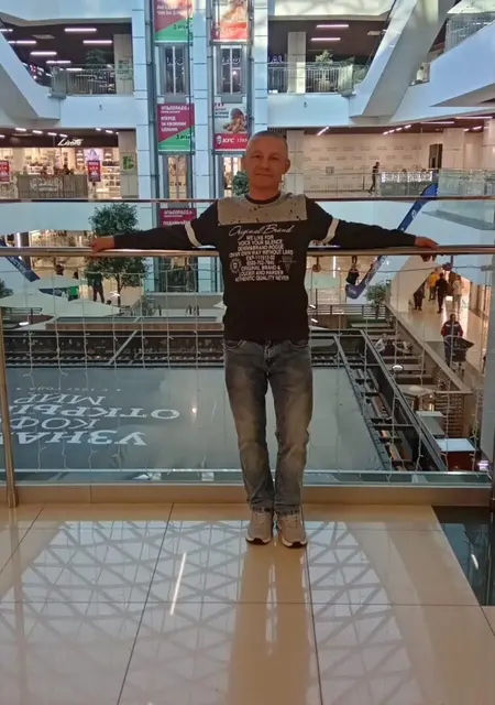 Я Дамир, 48, знакомлюсь на одну ночь в Вятских Полянах