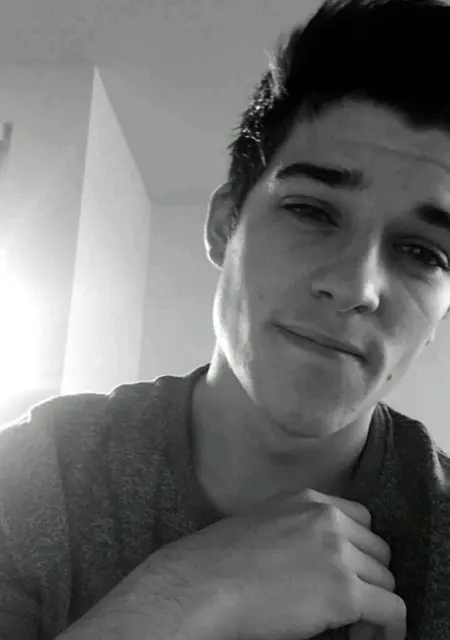 Alex из Грозного, мне 28, познакомлюсь для совместных путешествий