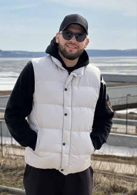 Я Jonny, 28, знакомлюсь на одну ночь в Москве