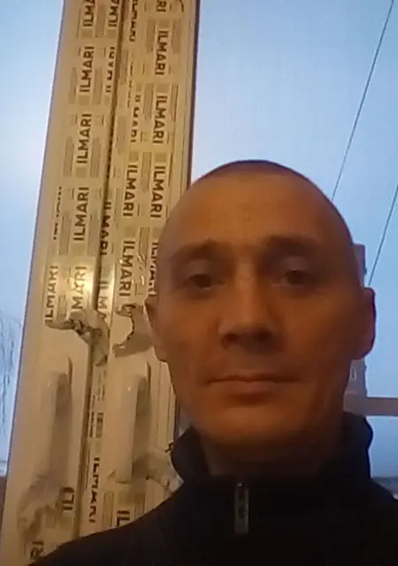 Виталий из Лобни, мне 49, познакомлюсь на одну ночь