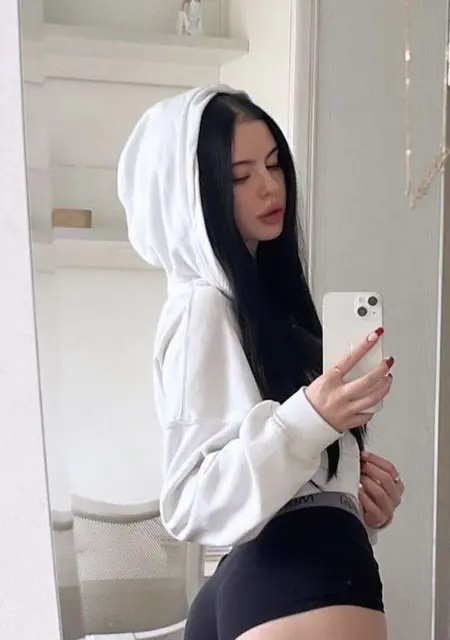 Я Ульяна, 21, знакомлюсь для общения в Перми