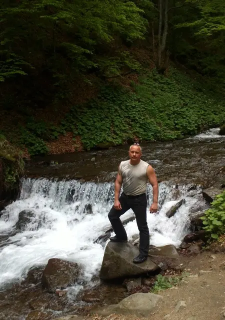 Руслан из Запорожья, ищу на сайте знакомства на одну ночь