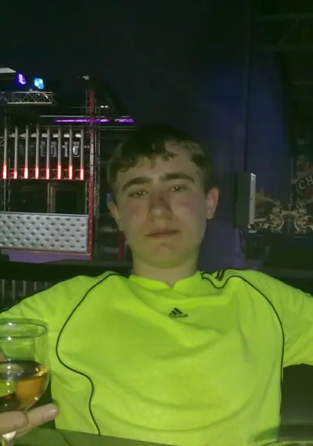 Я Андрей, 33, из Анжеро-Судженска, ищу знакомство для постоянных отношений