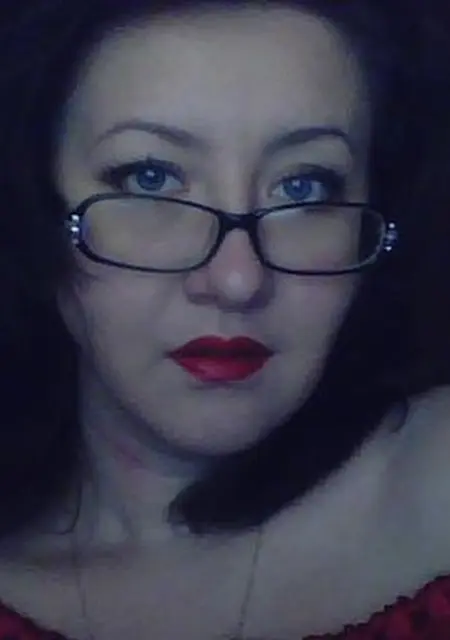 Я Sara, 52 років, знайомлюсь на одну ніч у Донецьку