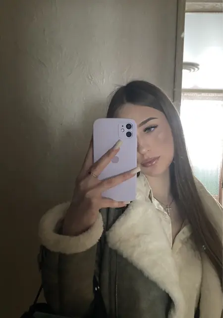 Я Арина, 22, из Ставрополя, ищу знакомство для вирта