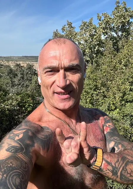 Дмитрий из Симферополя, мне 57, познакомлюсь для приятного времяпровождения