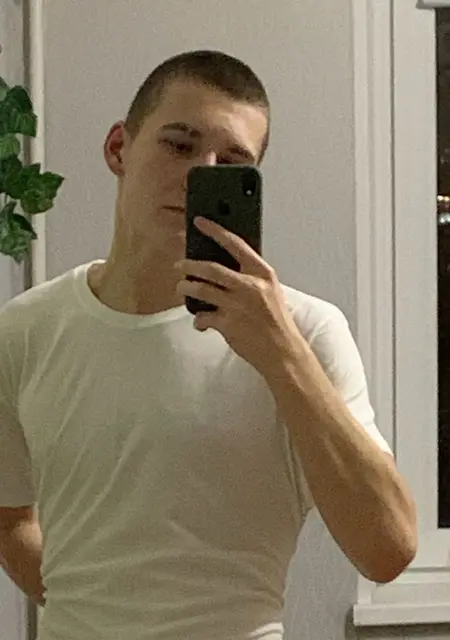 Матвей из Хабаровска, ищу на сайте знакомства на одну ночь