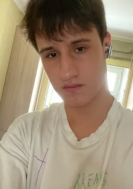 Я Константин, 19, знакомлюсь для дружбы в Нефтеюганске