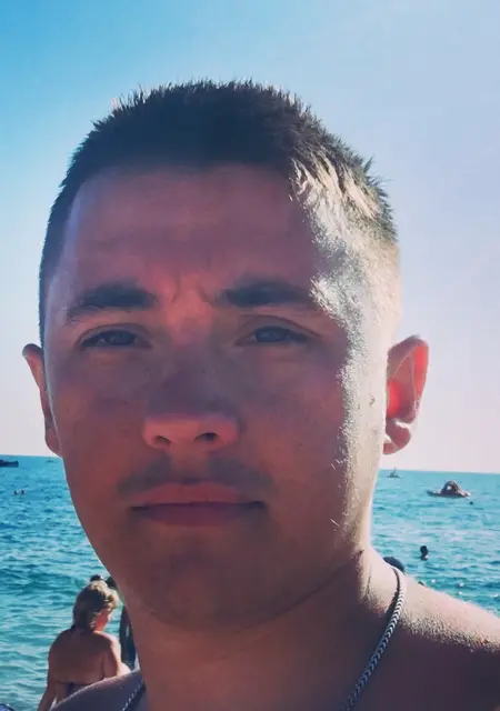 Антон из Пятигорска, мне 33, познакомлюсь для совместных путешествий