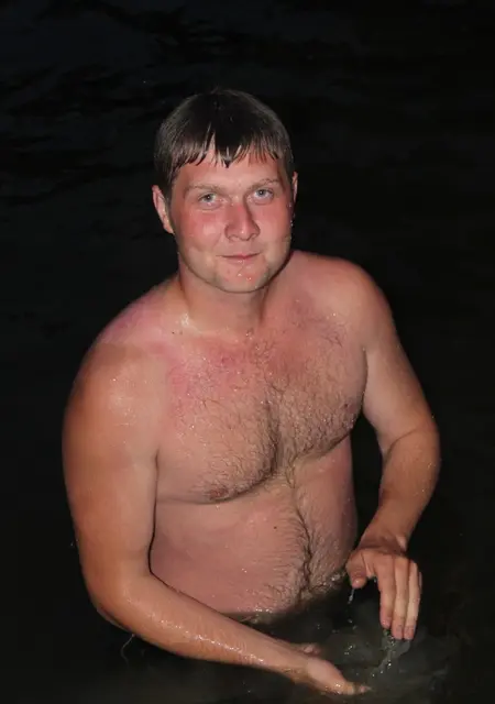 Артём из Анжеро-Судженска, мне 40, познакомлюсь для приятного времяпровождения