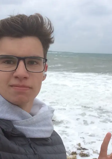 Я Иван, 27, знакомлюсь без обязательств в Севастополе