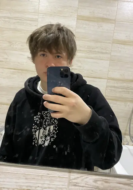 Я Вадим, 19, из Томска, ищу знакомства на одну ночь