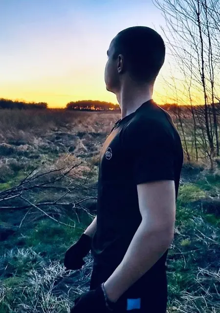 Я Олег, 21, из Анапы, ищу знакомство для приятного времяпровождения