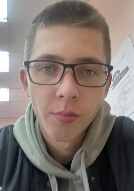 Я Егор, 18, из Ижевска, ищу знакомства без обязательств