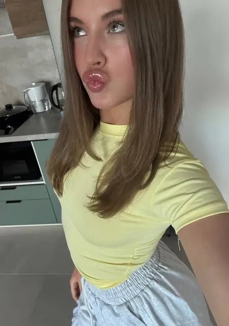 Я София, 19, из Ярославля, ищу знакомство для совместных путешествий