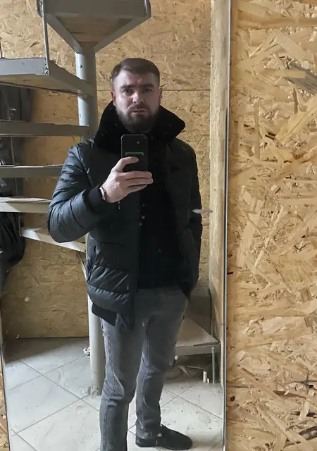 Я Виталий, 30, из Астрахани, ищу знакомства без обязательств