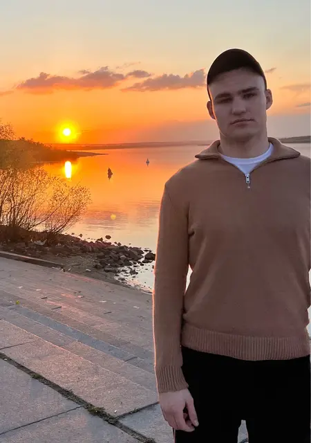 Я Матвей, 21, из Ивантеевки, ищу знакомство для приятного времяпровождения