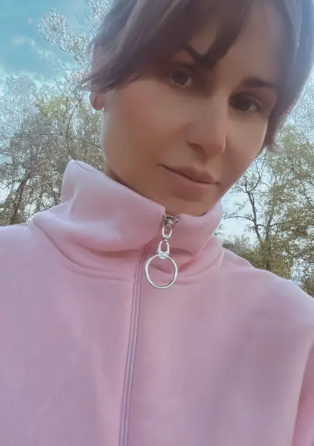 Я Джулия, 39, знакомлюсь для общения в Москве