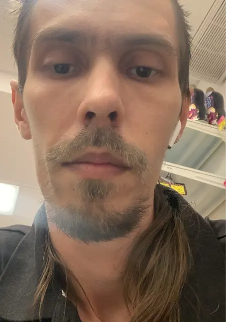 Я Михаил, 33, знакомлюсь без обязательств в Волгограде