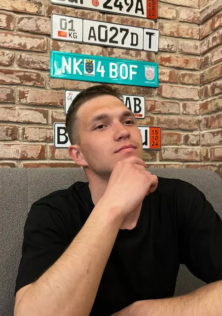 Кирилл из Москвы, мне 21, познакомлюсь для приятного времяпровождения