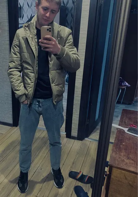 Артем Селюдченков из Новомосковска, мне 25, познакомлюсь на одну ночь