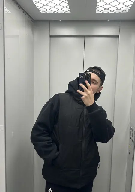 Я Даниил, 23, из Кирова, ищу знакомства без обязательств