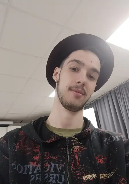 Я Семён, 19, знакомлюсь без обязательств в Твери