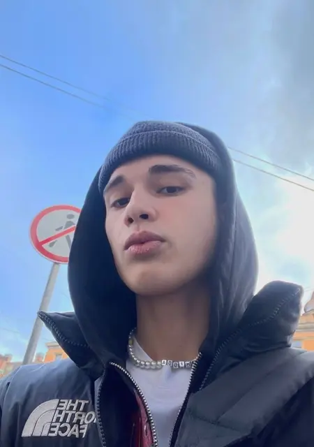 Жека из Ангарска, ищу на сайте постоянные отношения